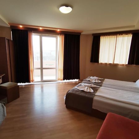 Paris Hotel Balchik Esterno foto