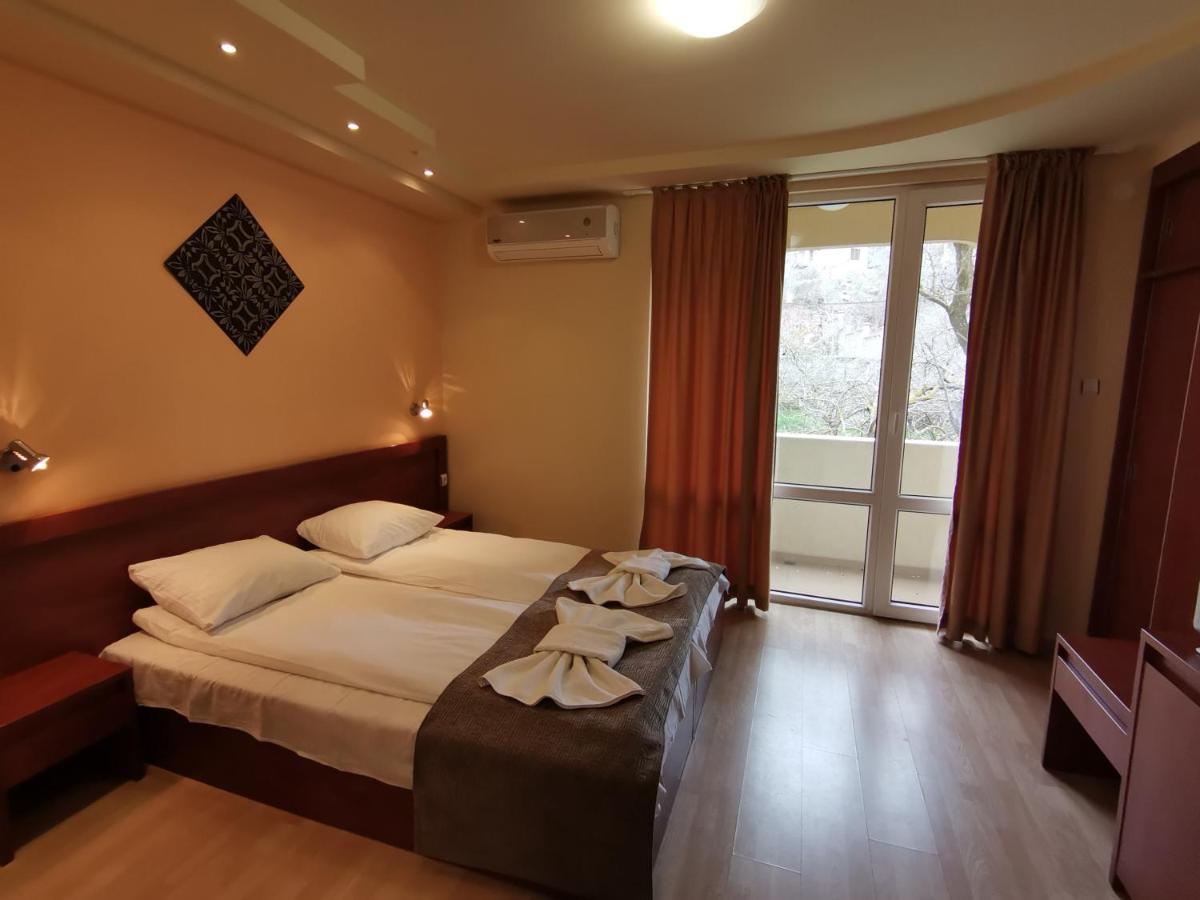 Paris Hotel Balchik Esterno foto