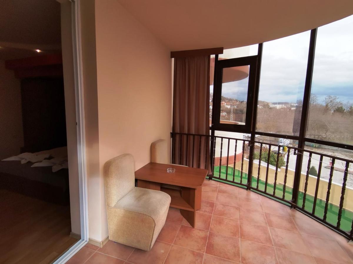 Paris Hotel Balchik Esterno foto