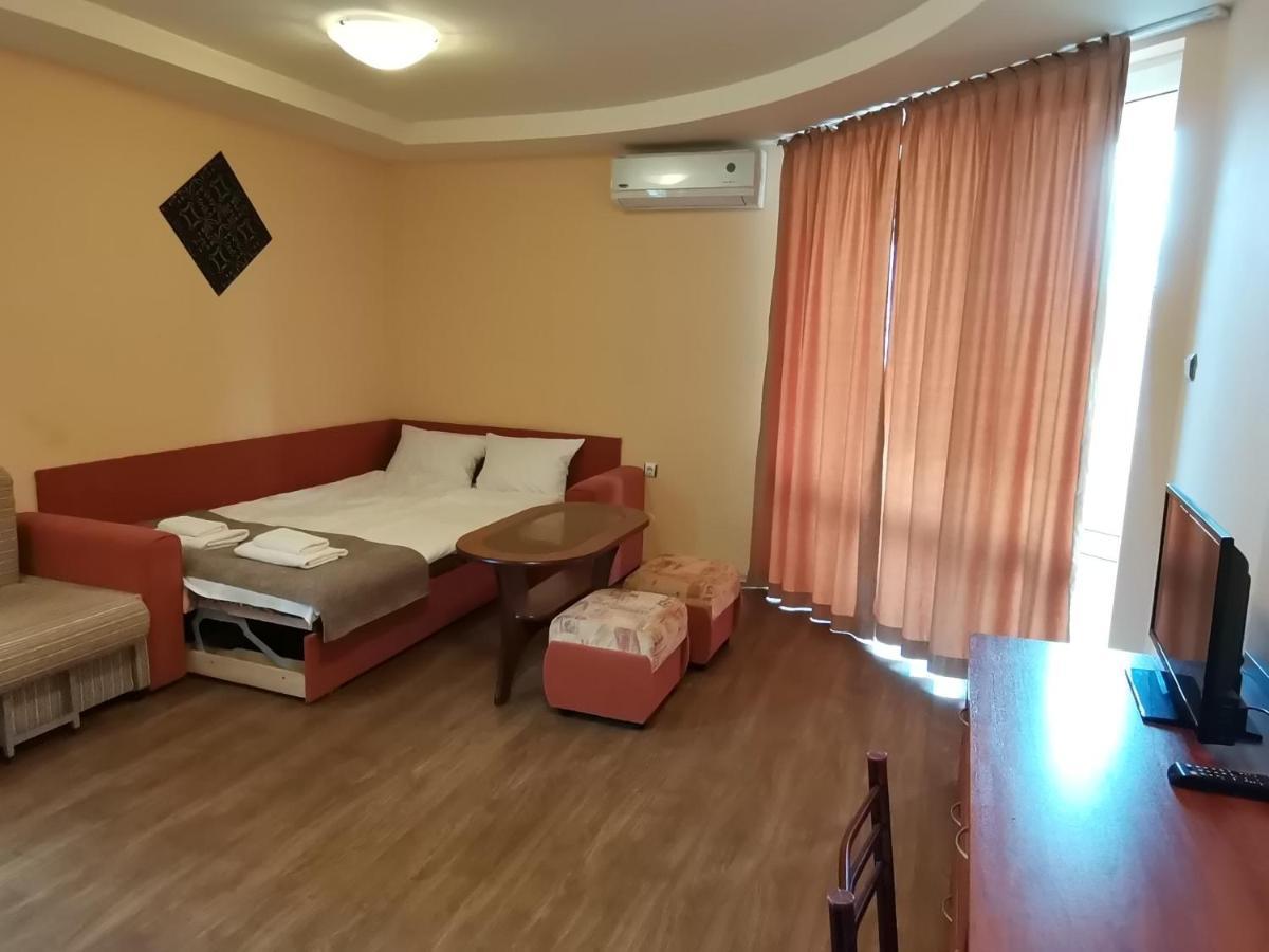 Paris Hotel Balchik Esterno foto