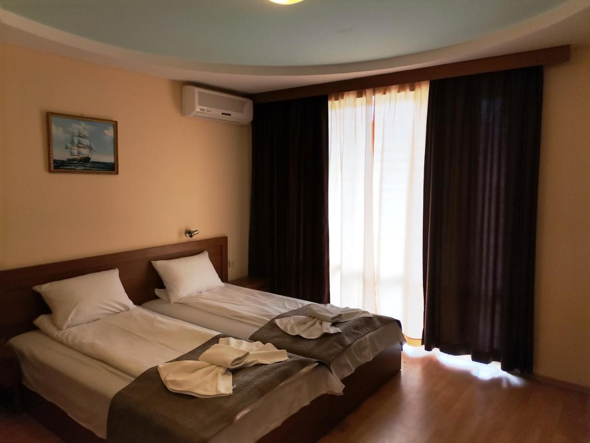 Paris Hotel Balchik Esterno foto