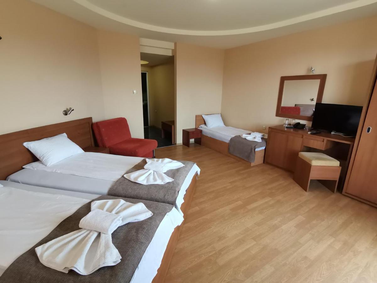 Paris Hotel Balchik Esterno foto