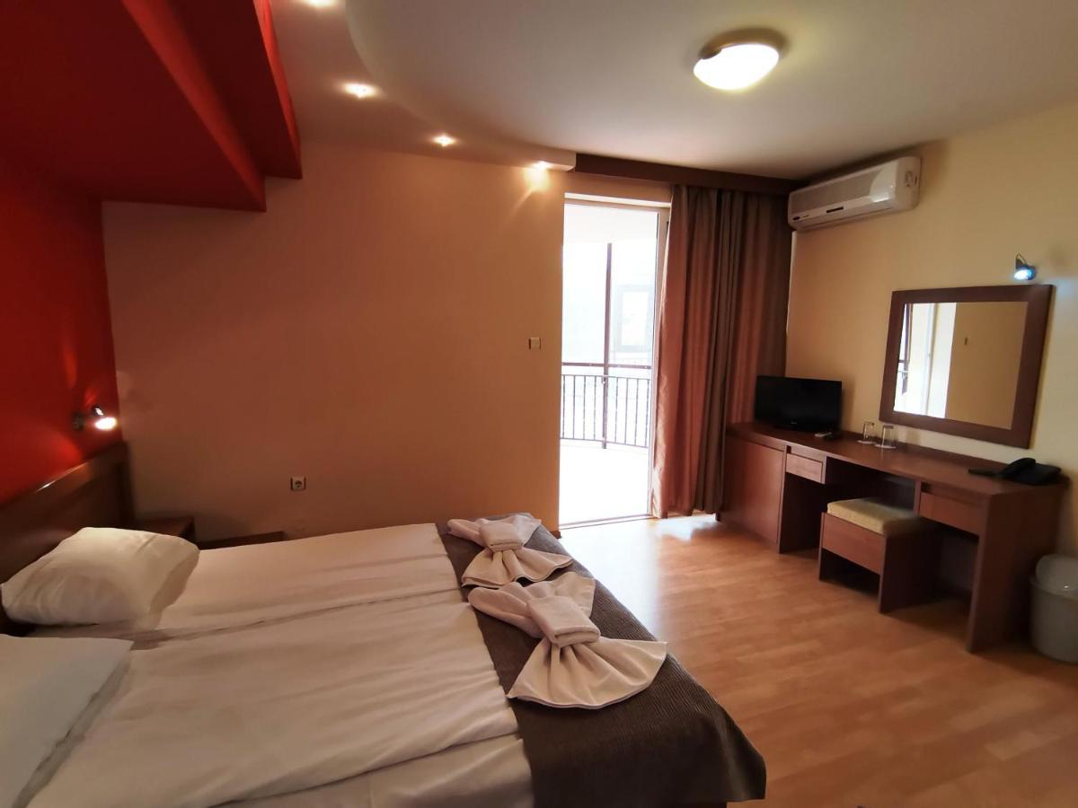 Paris Hotel Balchik Esterno foto