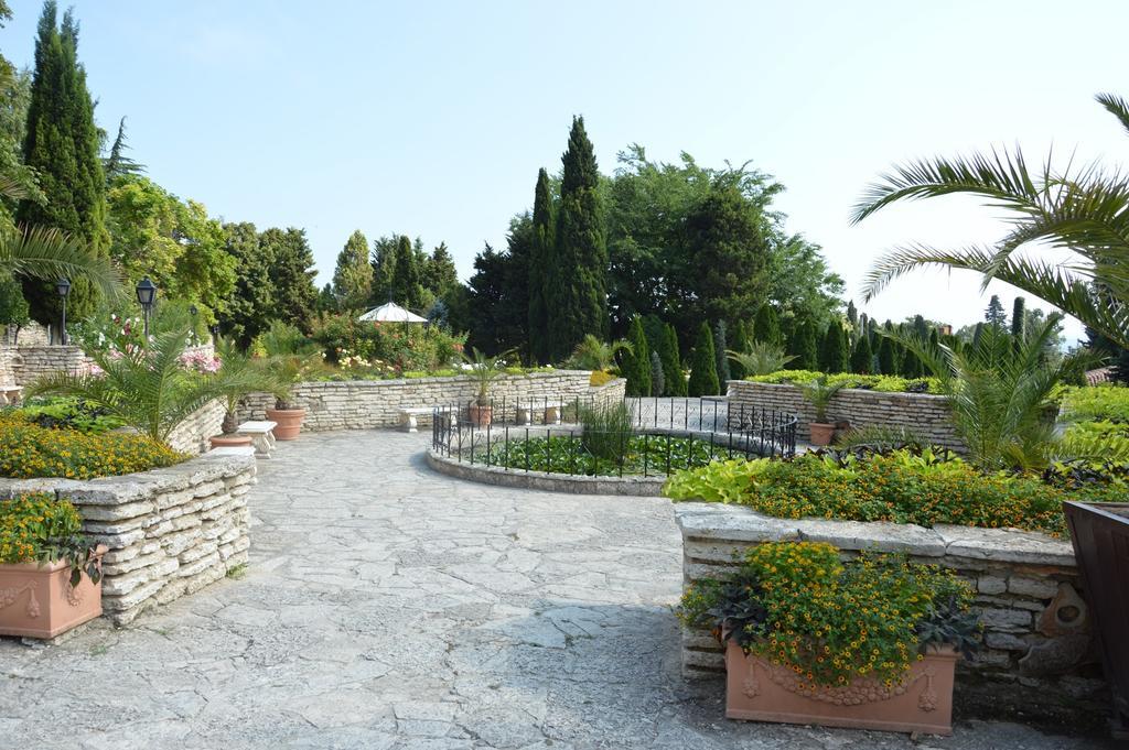 Paris Hotel Balchik Esterno foto