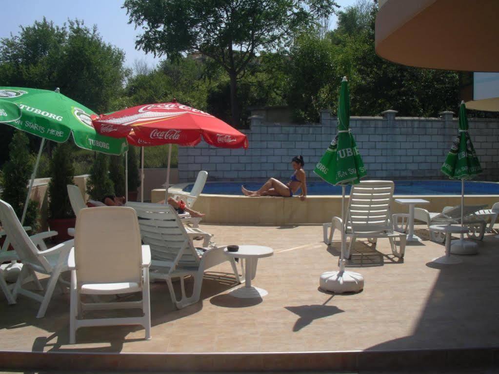 Paris Hotel Balchik Esterno foto