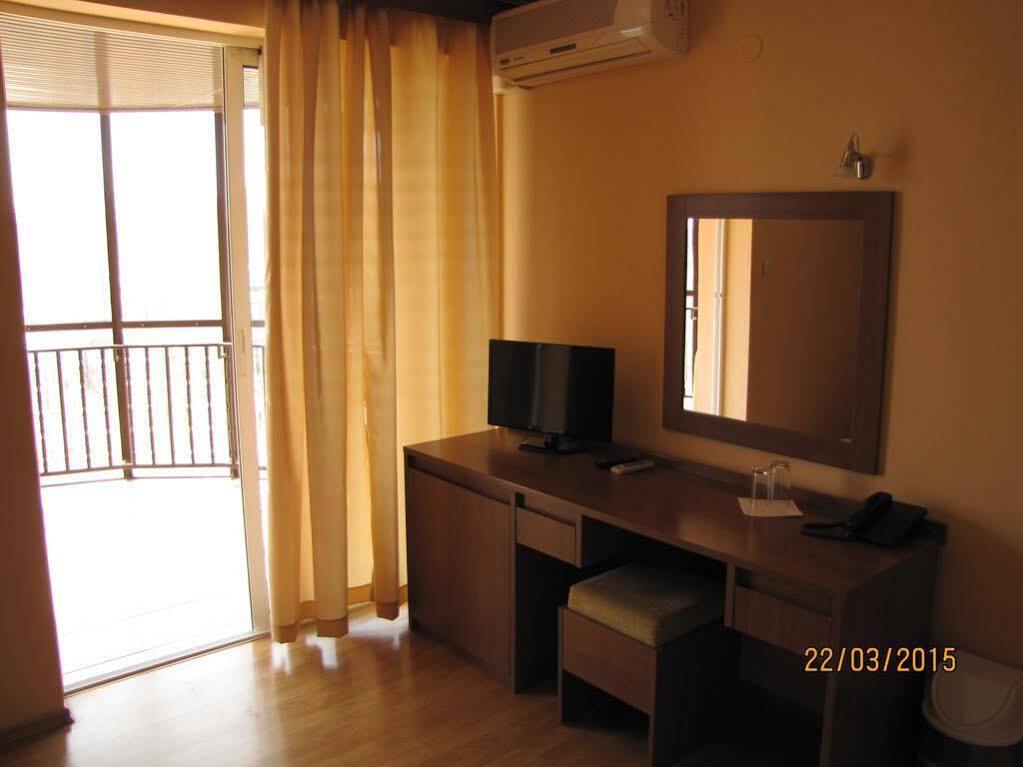 Paris Hotel Balchik Esterno foto